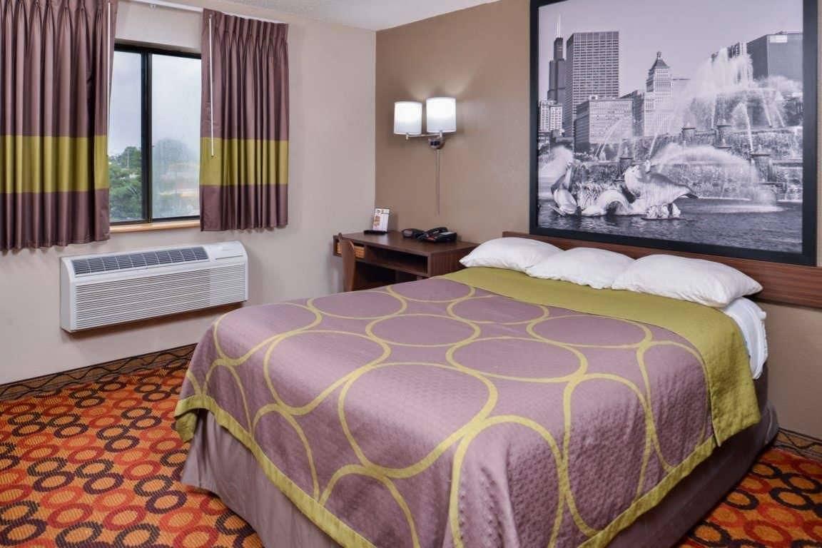 Super 8 By Wyndham Romeoville Bolingbrook Exterior foto