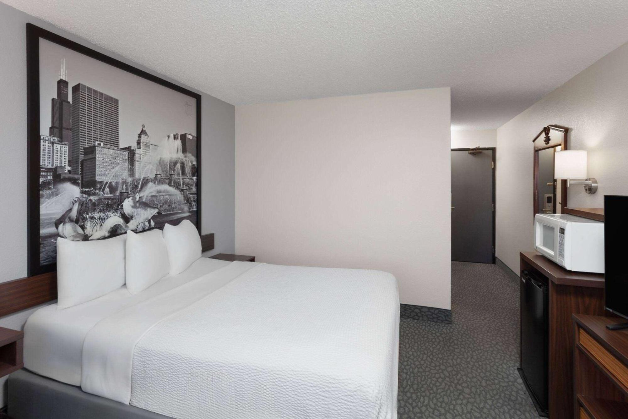 Super 8 By Wyndham Romeoville Bolingbrook Exterior foto