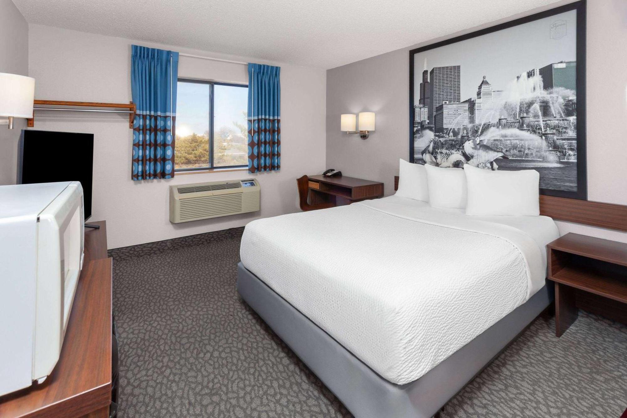 Super 8 By Wyndham Romeoville Bolingbrook Exterior foto