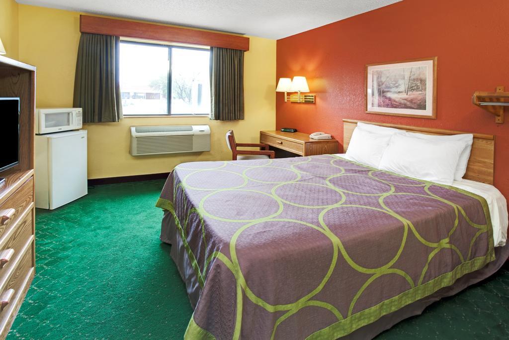 Super 8 By Wyndham Romeoville Bolingbrook Exterior foto